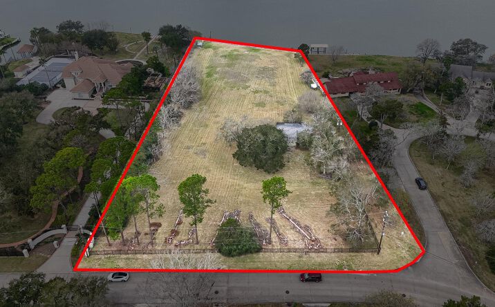 Pictures of Land property located at 205 Lakeshore Dr, Seabrook, TX 77586 for sales - image #1