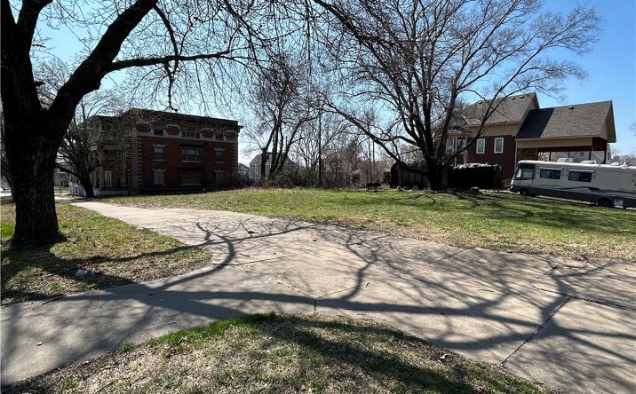 Pictures of Land property located at 900 Benton Boulevard, Kansas City, MO 64127 for sales - image #1