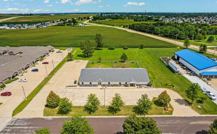 Pictures of Office, Industrial, Retail property located at 1221 INDEPENDENCE Court, Washington, IL 61571 for sales - image #1