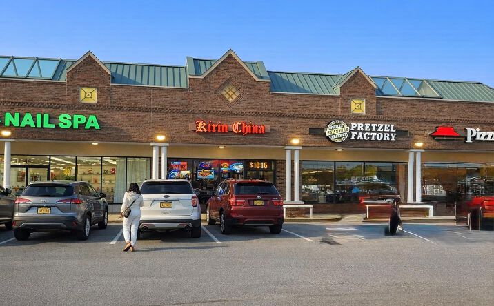 Pictures of Business for Sale, Retail property located at 46 E Sunrise Highway, Babylon, NY 11757 for sales - image #1