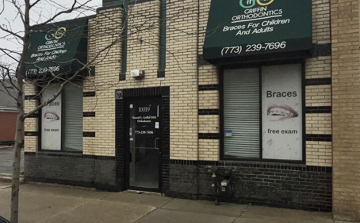 Pictures of Retail property located at 10019 S WESTERN Avenue, Chicago, IL 60643 for sales - image #1