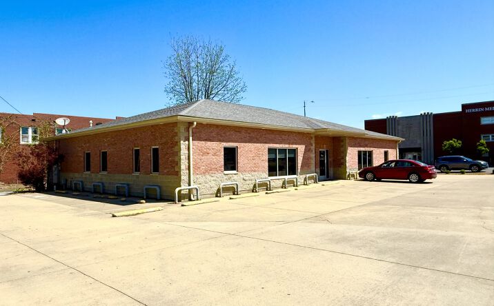 Pictures of Office property located at 217 S Park Avenue, Herrin, IL 62948 for sales - image #1