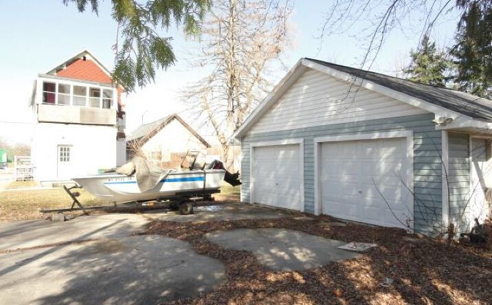 Pictures of Multifamily property located at 302 W Division St, Fond Du Lac, WI 54935 for sales - image #1