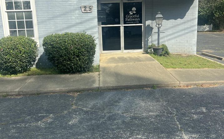 Pictures of Business for Sale, Retail, Office, Mixed Use property located at 25 N Guignard Drive, Sumter, SC 29150 for sales - image #1