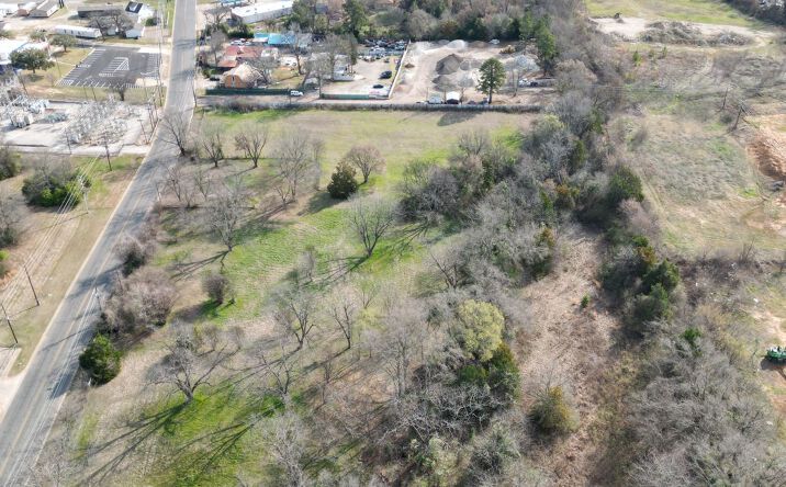 Pictures of Land property located at 2409 & 2423 East Commerce St, Tyler, TX 75702 for sales - image #1