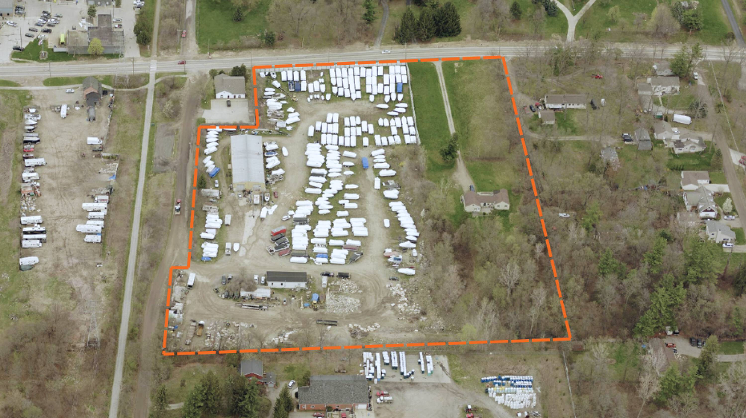 1101 Rhodes Rd, Lake Orion, MI 48360
