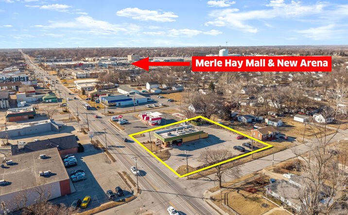 Pictures of Retail property located at 5405 Douglas Ave, Des Moines, IA 50310 for sales - image #1