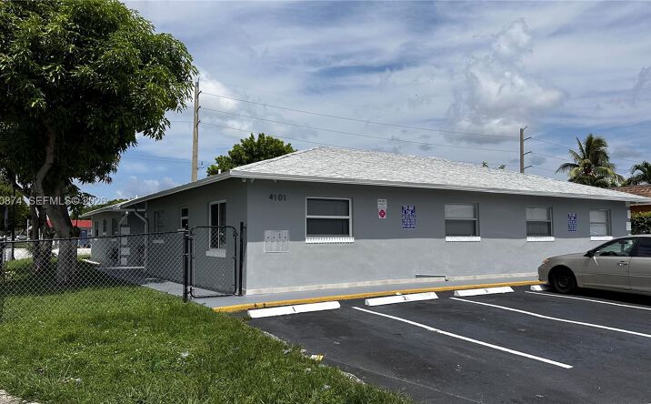 Pictures of Multifamily property located at 4101 NW 30th Ter, Lauderdale Lakes, FL 33309 for sales - image #1
