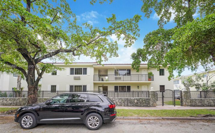 Pictures of Multifamily property located at 35 Antilla Ave, Coral Gables, FL 33134 for sales - image #1