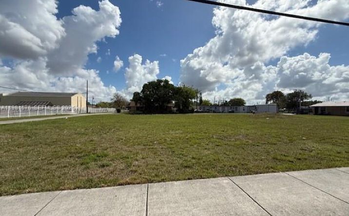 Pictures of Land property located at 429 SW 6th Ave, Homestead, FL 33030 for sales - image #1