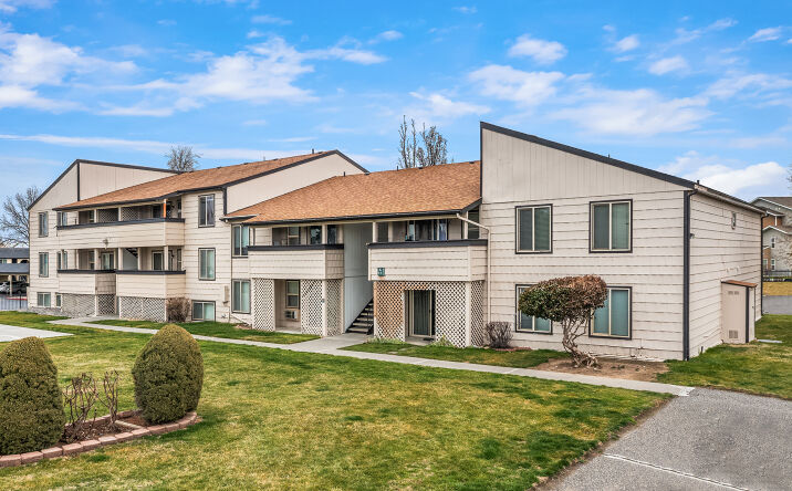 Pictures of Multifamily property located at 465 N Arthur St, Kennewick, WA 99336 for sales - image #1