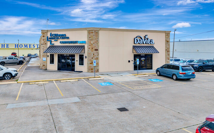 Pictures of Office property located at 8206 N Navarro St, Victoria, TX 77904 for sales - image #1