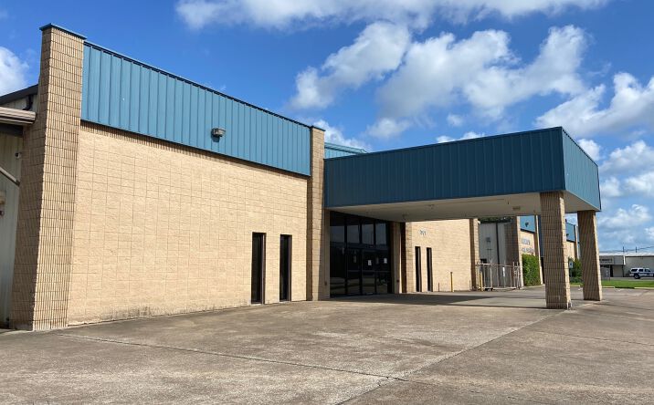 Pictures of Industrial, Mixed Use, Office property located at 301 N M L King Jr Pkwy, Beaumont, TX 77701 for sales - image #1