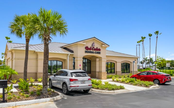 Pictures of Office, Retail property located at 1701 Boy Scout Dr, Fort Myers, FL 33907 for sales - image #1
