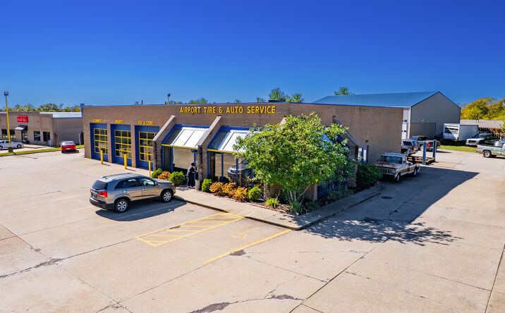 Pictures of Retail property located at 2919 Hebron Park Dr, Hebron, KY 41048 for sales - image #1