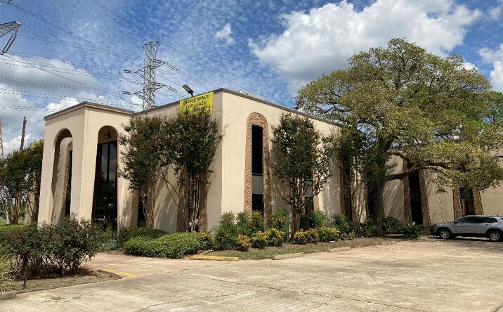 Pictures of Office property located at 2916 W T C Jester Blvd, Houston, TX 77018 for sales - image #1