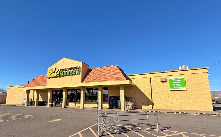 Pictures of Retail property located at 512 W 1st St, Wapato, WA 98951 for sales - image #1