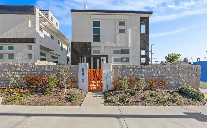 Pictures of Multifamily property located at 3215 S El Camino Real, San Clemente, CA 92672 for sales - image #1