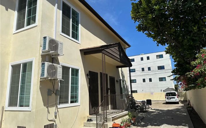 Pictures of Multifamily property located at 1349 W 35th, Los Angeles, CA 90007 for sales - image #1