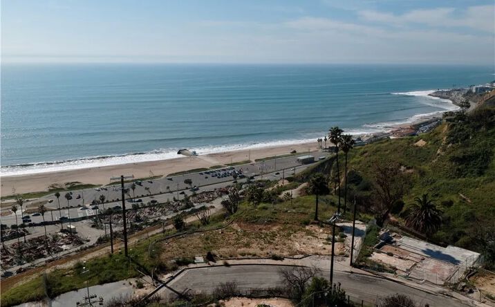Pictures of Land property located at 405 N Puerto Del Mar, Los Angeles, CA 90272 for sales - image #1