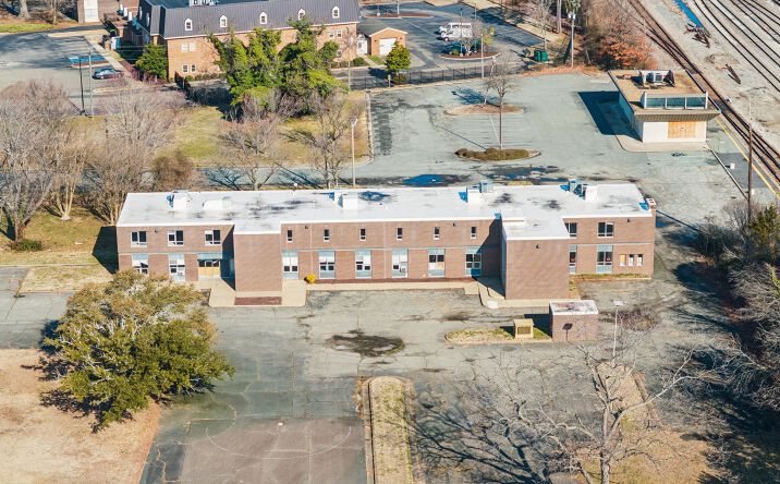 Pictures of Office property located at 9302 Warwick Blvd, Newport News, VA 23601 for sales - image #1