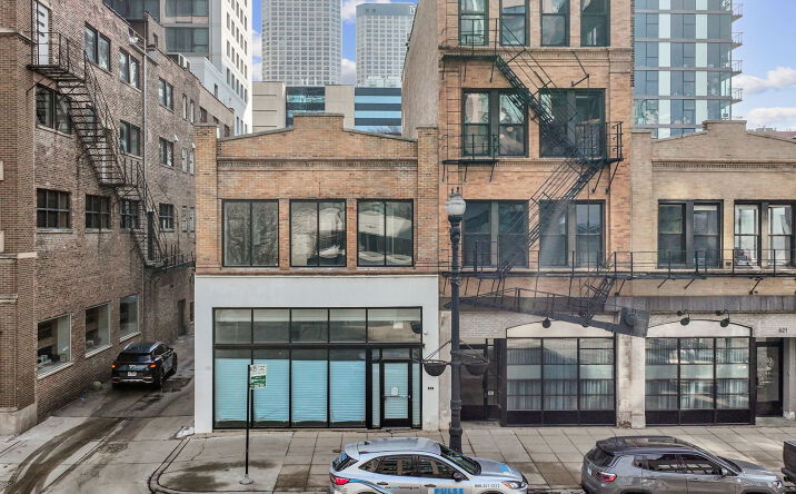 Pictures of Office, Retail property located at 619 W Randolph St, Chicago, IL 60661 for sales - image #1