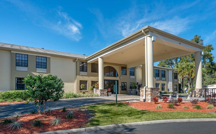 Pictures of Hospitality property located at 1212 S Pine Ave, Ocala, FL 34471 for sales - image #1