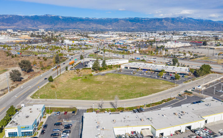 Pictures of Land property located at Orange Show Rd & 215 Fwy, San Bernardino, CA 92408 for sales - image #1