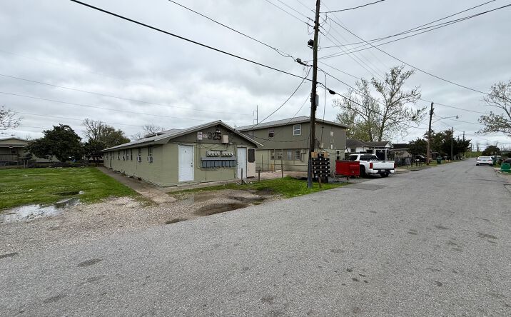 Pictures of Multifamily property located at 321-325 Bengal Road, River Ridge, LA 70123 for sales - image #1