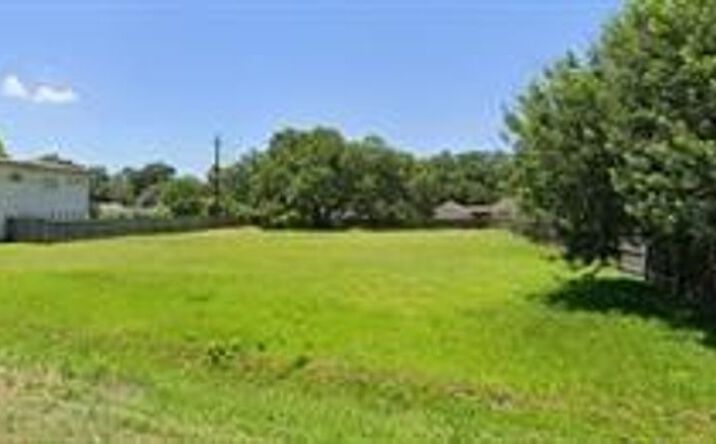 Pictures of Land property located at 2209 Peppermill Rd, Houston, TX 77080 for sales - image #1