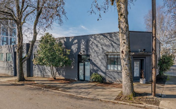 Pictures of Industrial, Office, Retail property located at 840 SE Washington St, Portland, OR 97214 for sales - image #1