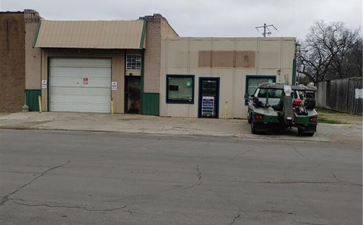 Pictures of Office, Industrial property located at 203 E FRONT Street, Perry, KS 66073 for sales - image #1