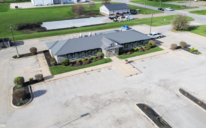 Pictures of Retail, Office, Industrial property located at 112 W Division Street, West Burlington, IA 52655 for sales - image #1