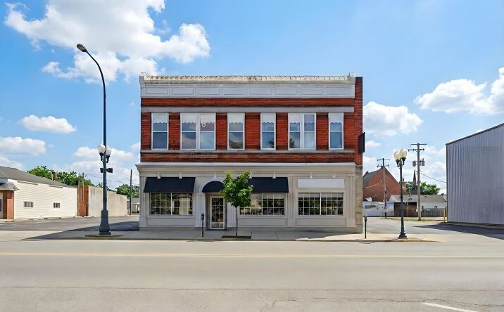 Pictures of Office, Mixed Use property located at 134 W State Street, Sycamore, IL 60178 for sales - image #1