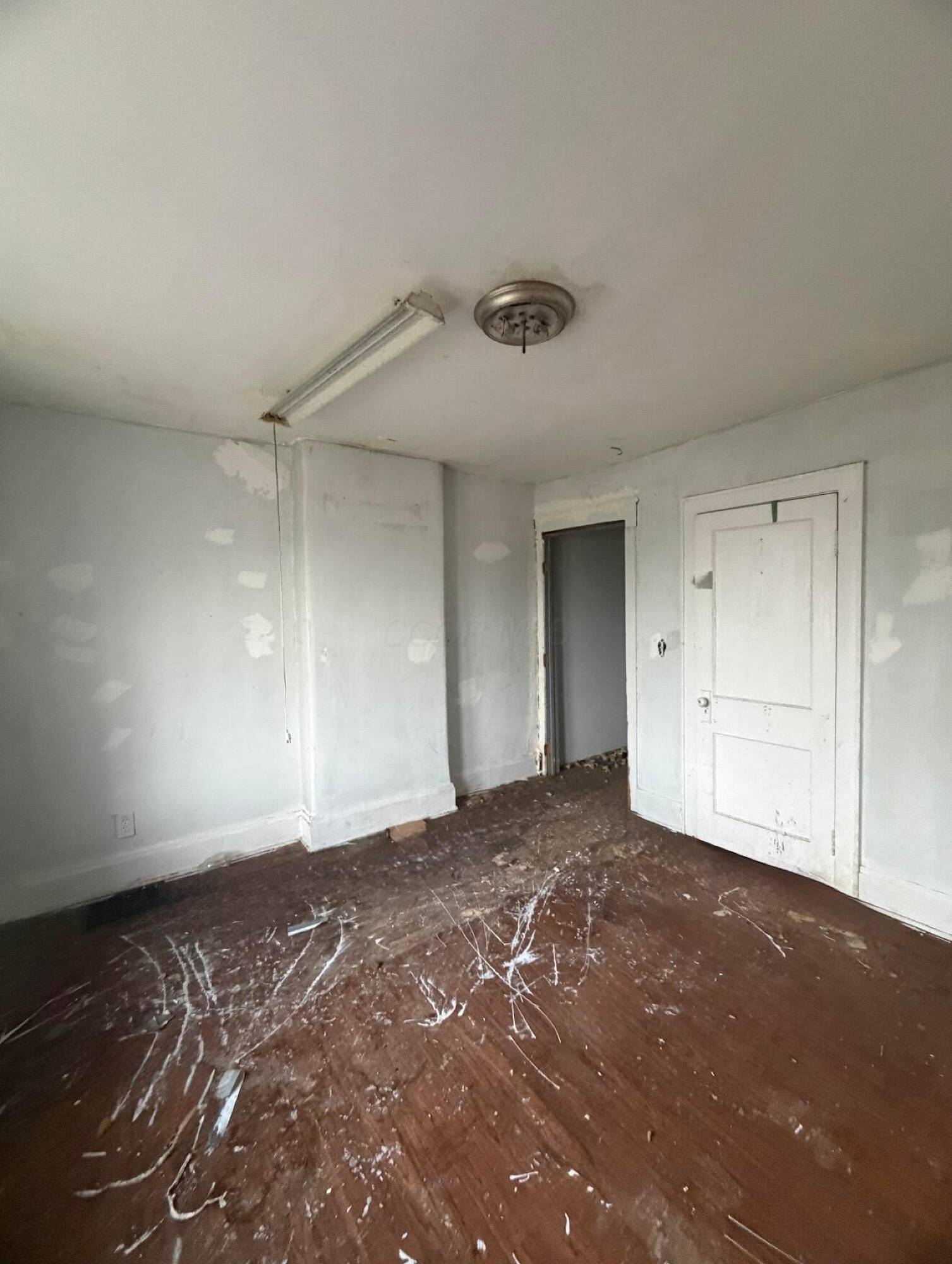 Listing photo #9