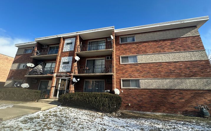 Pictures of Multifamily property located at 13039 S Wood St, Blue Island, IL 60406 for sales - image #1