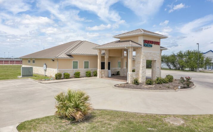 Pictures of Office, Retail property located at 603 TX-35, Port Lavaca, TX 77979 for sales - image #1