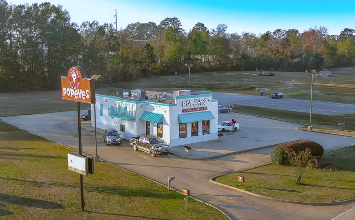 Pictures of Retail property located at 135 Richard Zuber Thruway, Jonesboro, LA 71251 for sales - image #1