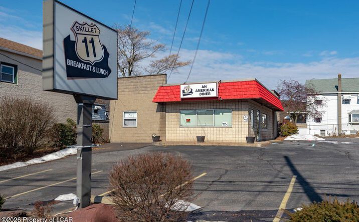 Pictures of Retail property located at 215 E Main St, Plymouth, PA 18651 for sales - image #1