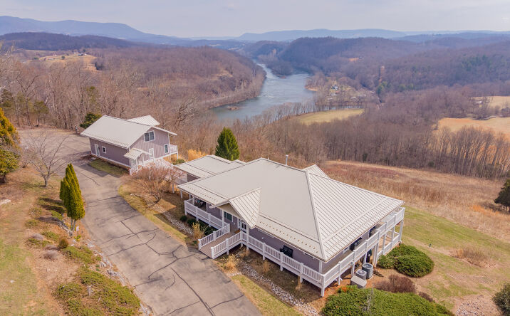 Pictures of Hospitality property located at 125,135 River Ridge Dr, Pearisburg, VA 24134 for sales - image #1
