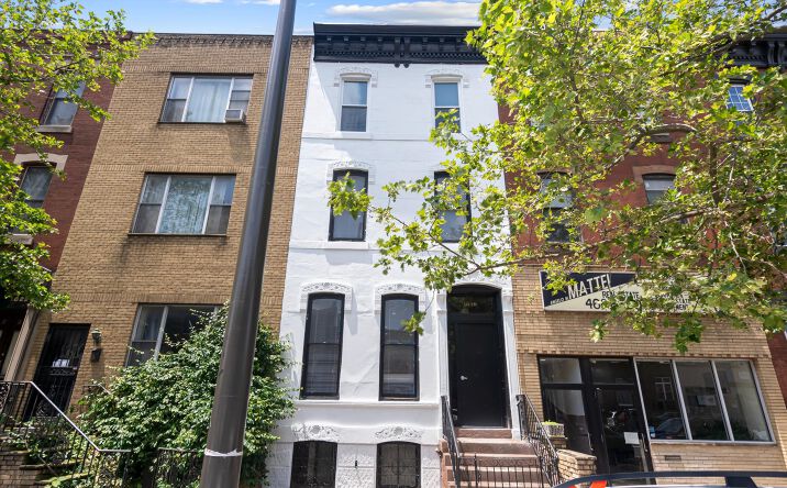 Pictures of Multifamily property located at 1618 S Broad St, Philadelphia, PA 19145 for sales - image #1