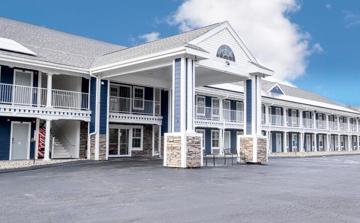 Pictures of Hospitality property located at 373 Norwich-Westerly Rd, North Stonington, CT 06359 for sales - image #1