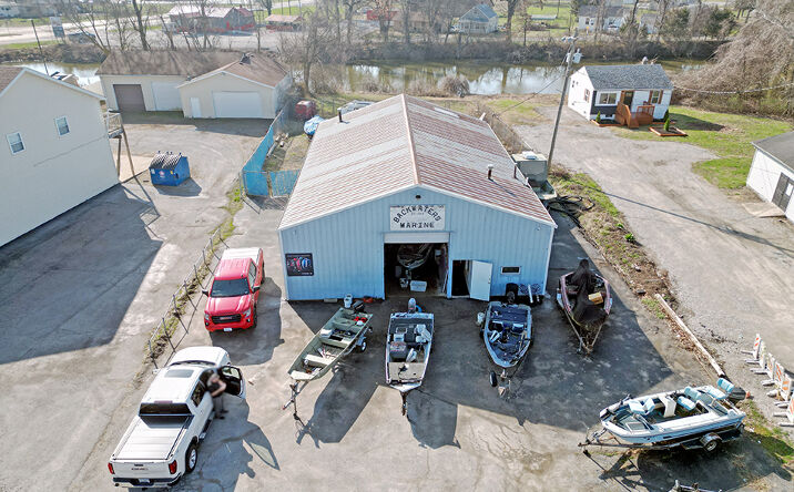 Pictures of Industrial, Office property located at 4136 Pontoon Rd, Granite City, IL 62040 for sales - image #1