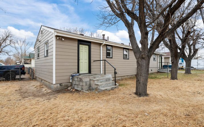 Pictures of Multifamily property located at 5997 Magnolia St, Commerce City, CO 80022 for sales - image #1