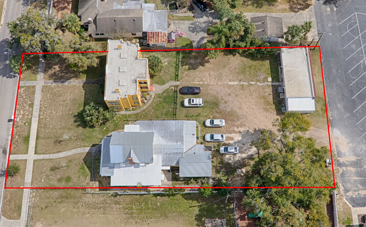 Pictures of Multifamily property located at 422 and 426 Citrus Ave, Eustis, FL 32726 for sales - image #1