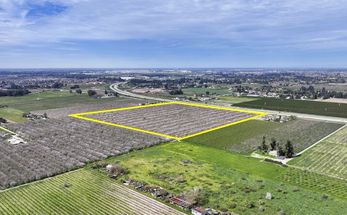 Pictures of Land property located at 7581 E Kings Canyon Rd, Fresno, CA 93737 for sales - image #1