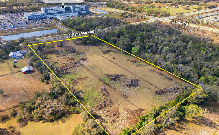 Pictures of Land property located at 2502 E Sam Allen Rd, Plant City, FL 33565 for sales - image #1