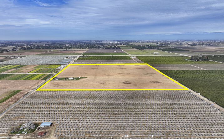 Pictures of Land property located at 422 S Leonard Ave, Sanger, CA 93657 for sales - image #1
