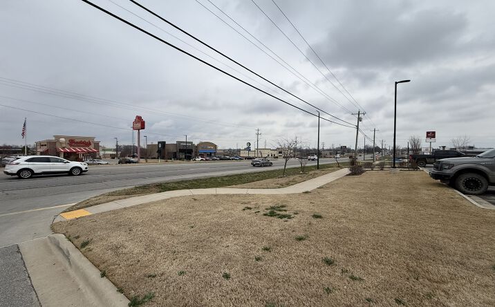 Pictures of Land property located at Us Hwy 412 E & Simon Sager Ave, Siloam Springs, AR 72761 for sales - image #1