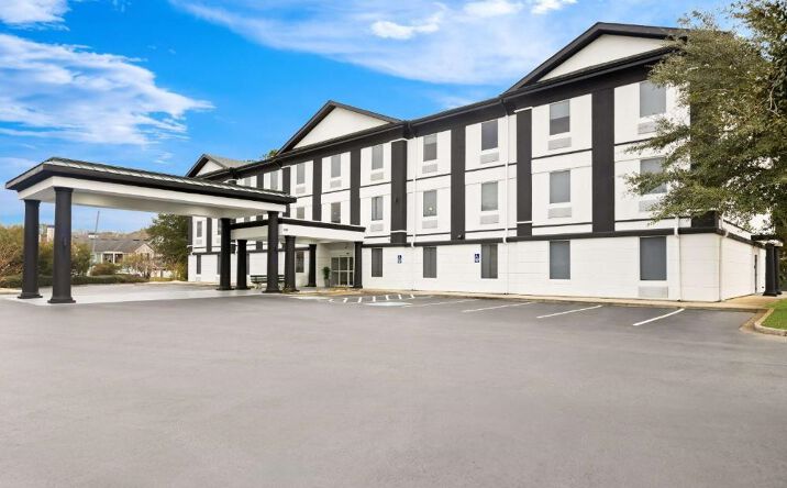 Pictures of Hospitality property located at 480 Al Henderson Blvd, Savannah, GA 31419 for sales - image #1